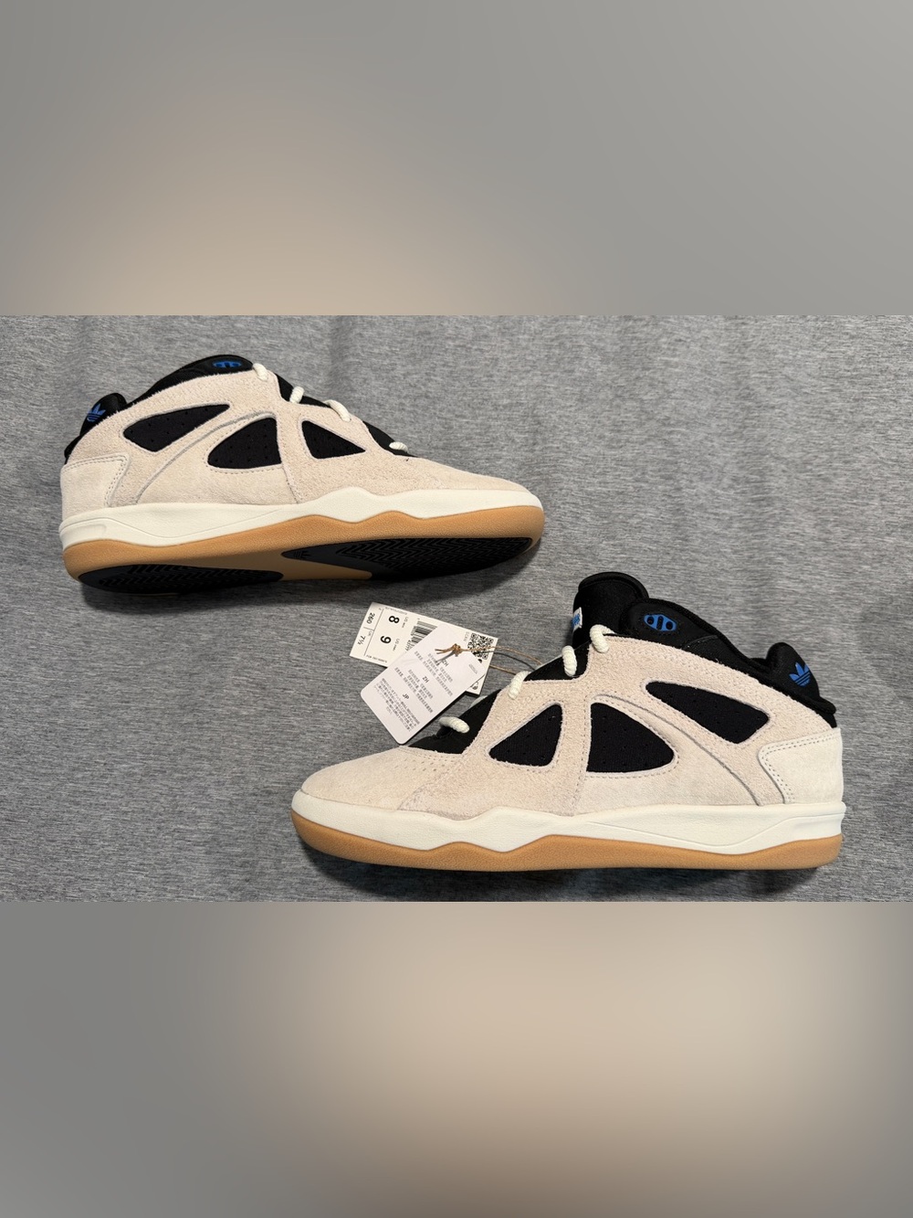 Brand New Badbo 1.0 
Bad Bunny para Adidas
NEW with tags
